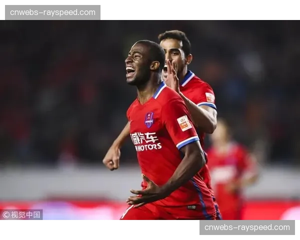 分析：裁判尺度是否在潜意识中影响了保级关键战的判罚？